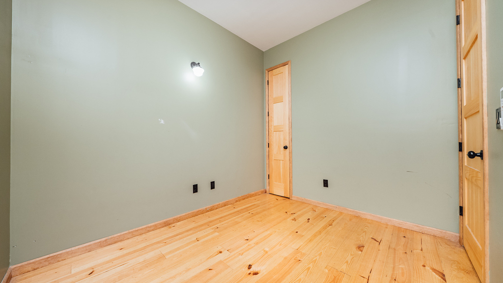  208 Starr St - Photo 6