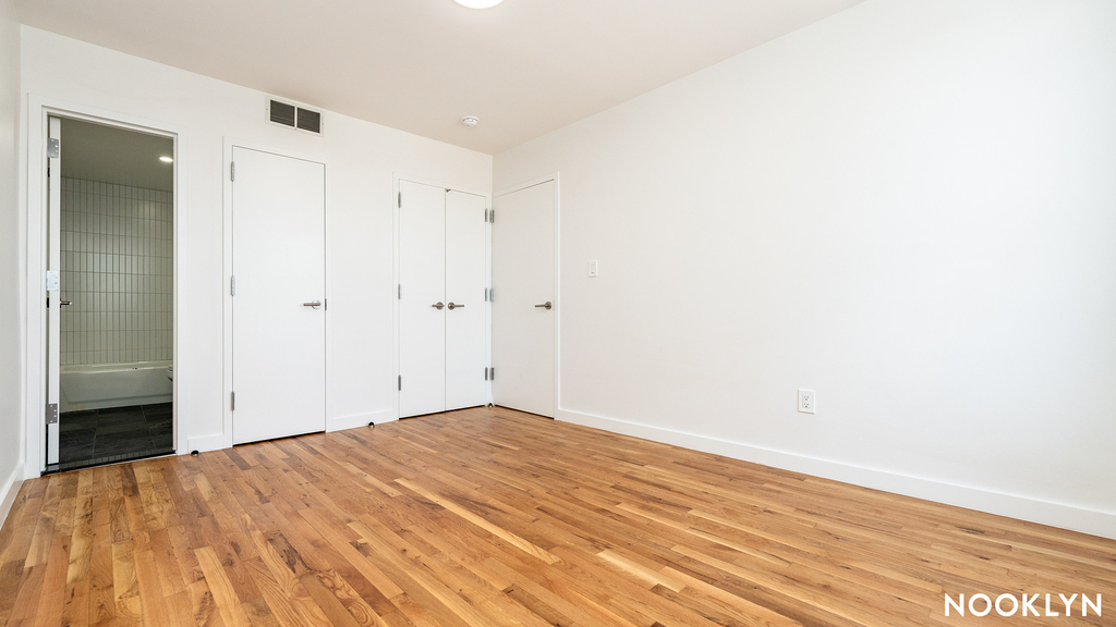 160 Johnson Ave  - Photo 18