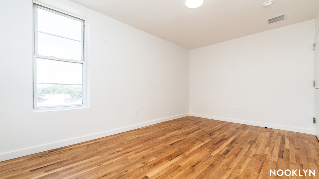160 Johnson Ave  - Photo 9