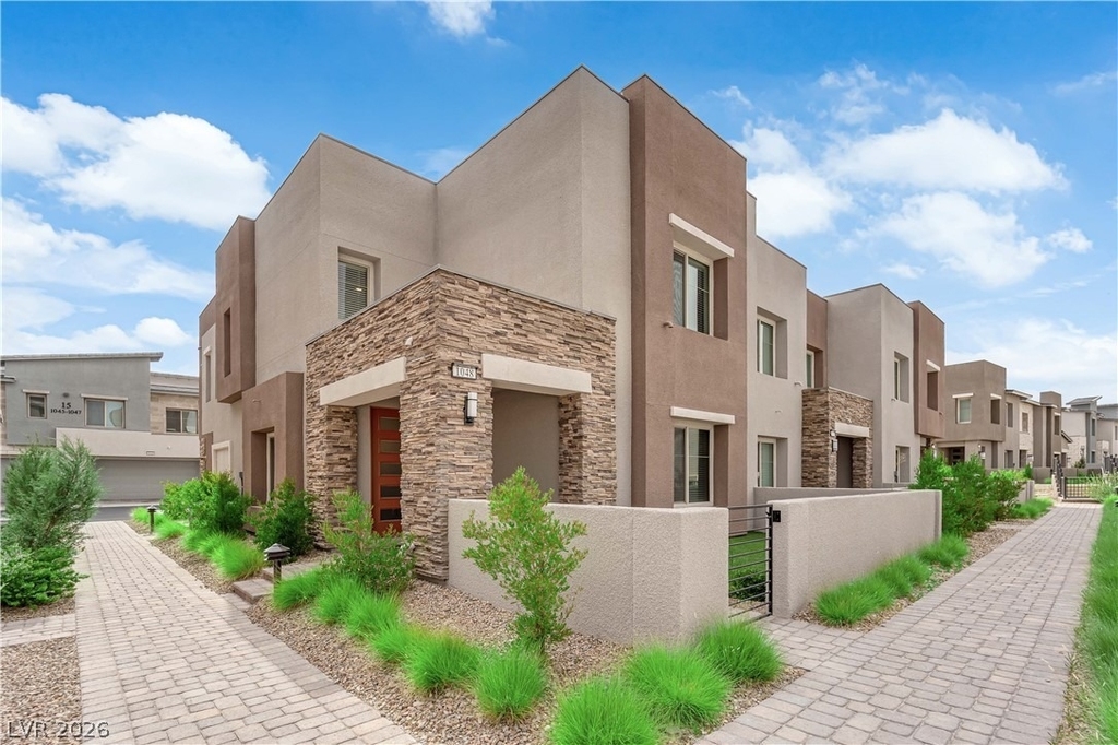 600 N Carriage Hill Drive - Photo 1