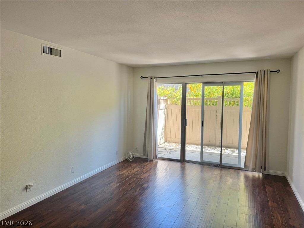 650 Oakmont Avenue - Photo 1