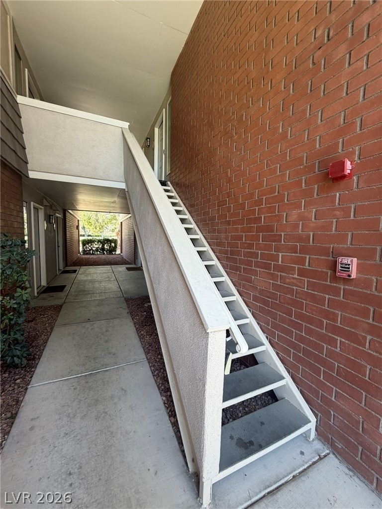 650 Oakmont Avenue - Photo 16
