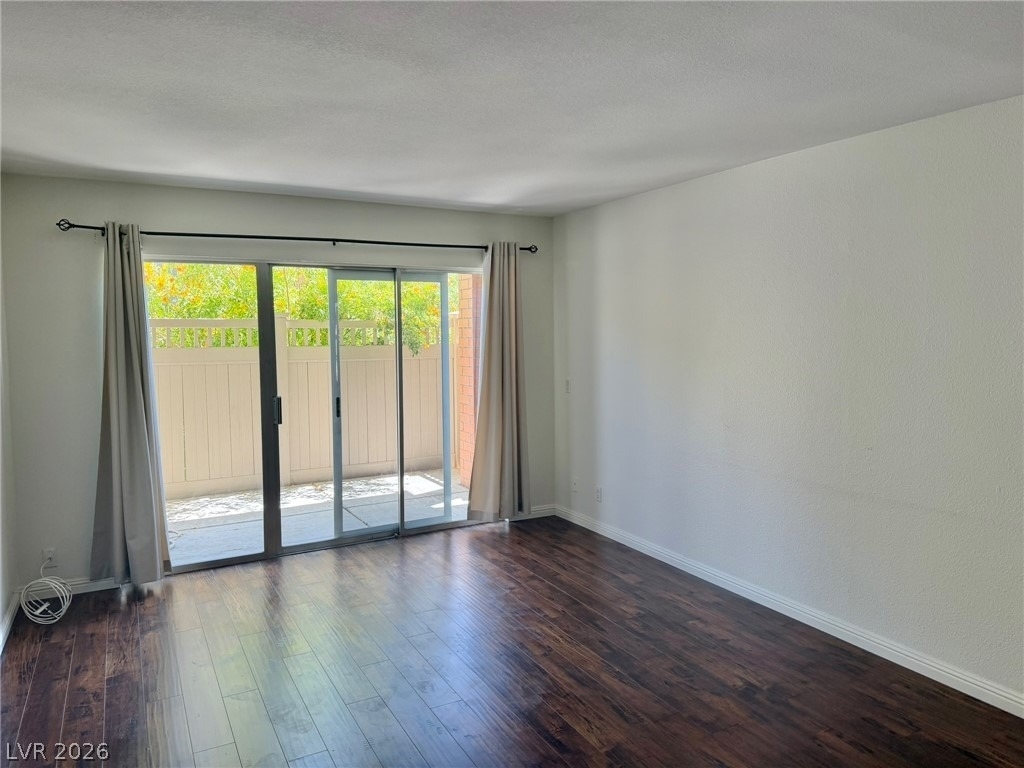 650 Oakmont Avenue - Photo 2