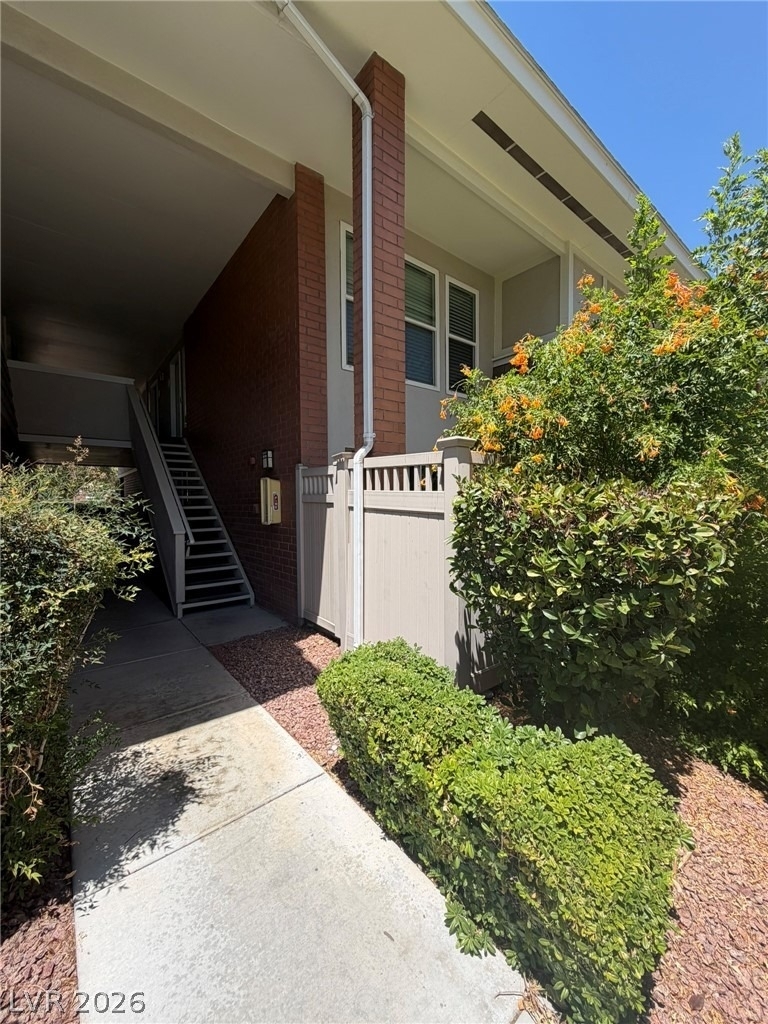 650 Oakmont Avenue - Photo 0