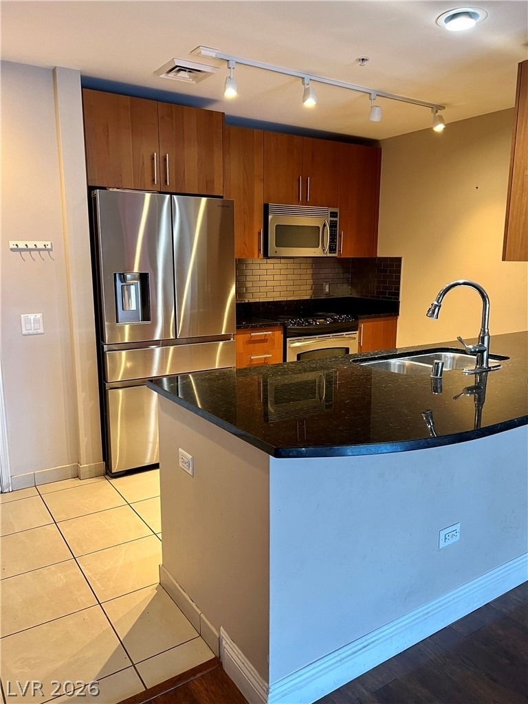 200 W Sahara Avenue - Photo 1