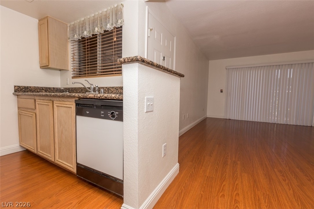 8070 W Russell Road - Photo 9