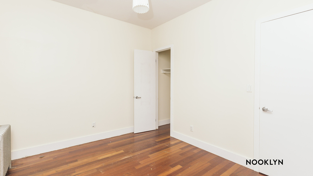194 Humboldt St  - Photo 3