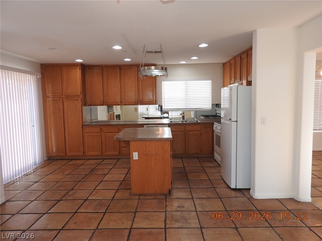 742 Endicott Court - Photo 10