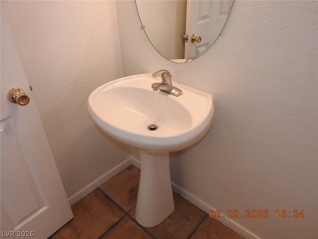 742 Endicott Court - Photo 14