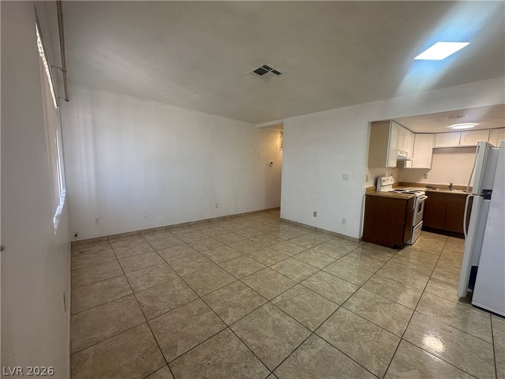 4707 Cessna Avenue - Photo 2