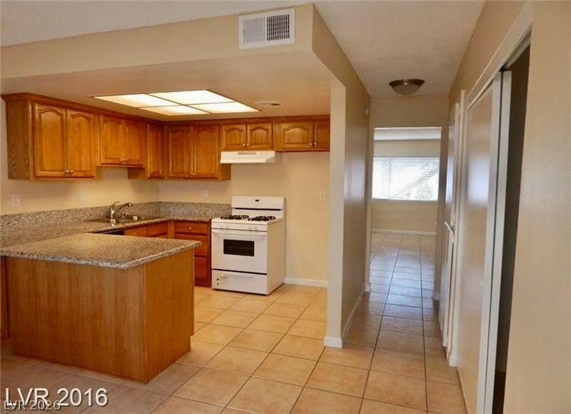 2808 Karen Avenue - Photo 1