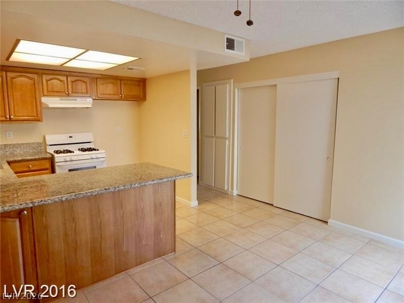 2808 Karen Avenue - Photo 5