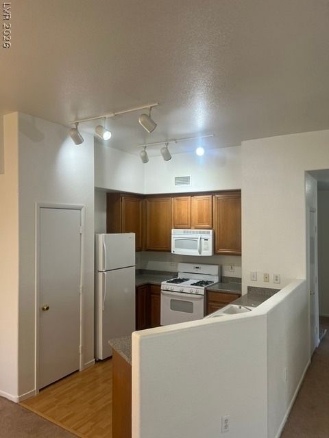 10245 S Maryland Parkway - Photo 7