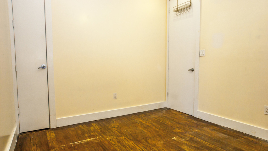 11A Menahan St  - Photo 2
