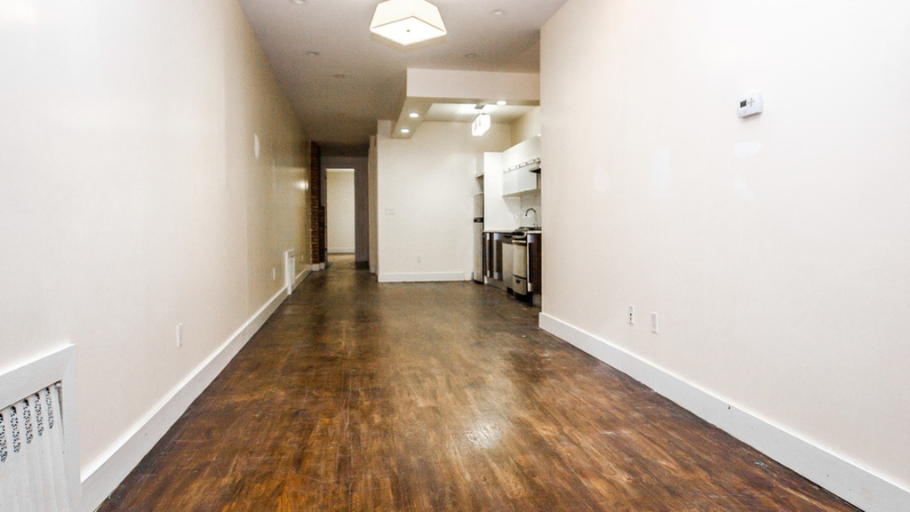 11A Menahan St  - Photo 9