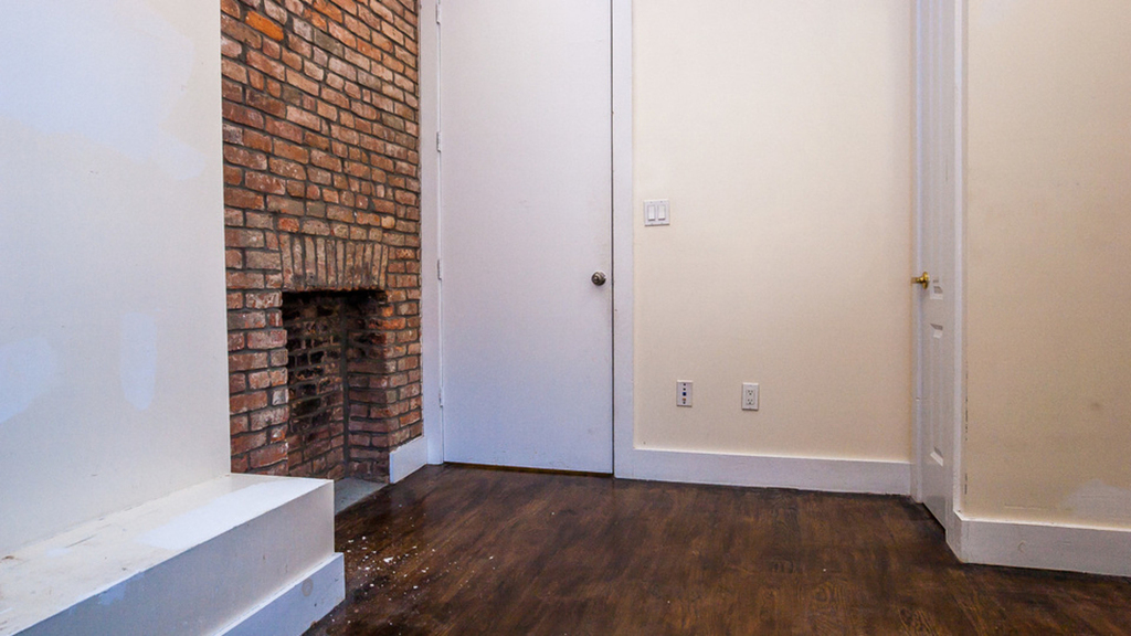 11A Menahan St  - Photo 3