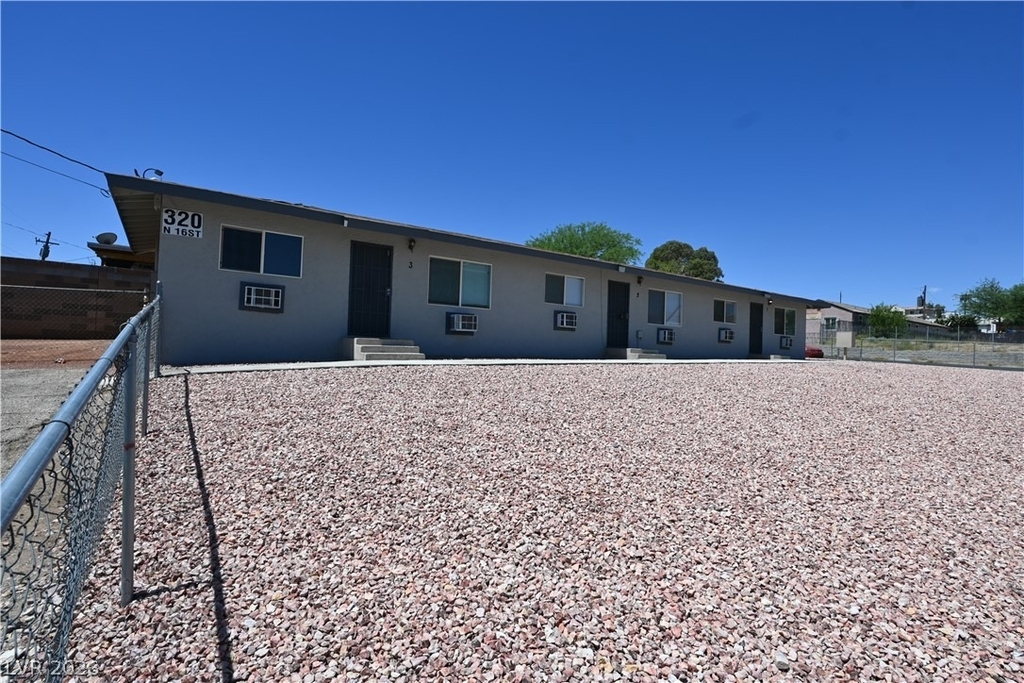 320 N 16th Street - Photo 1