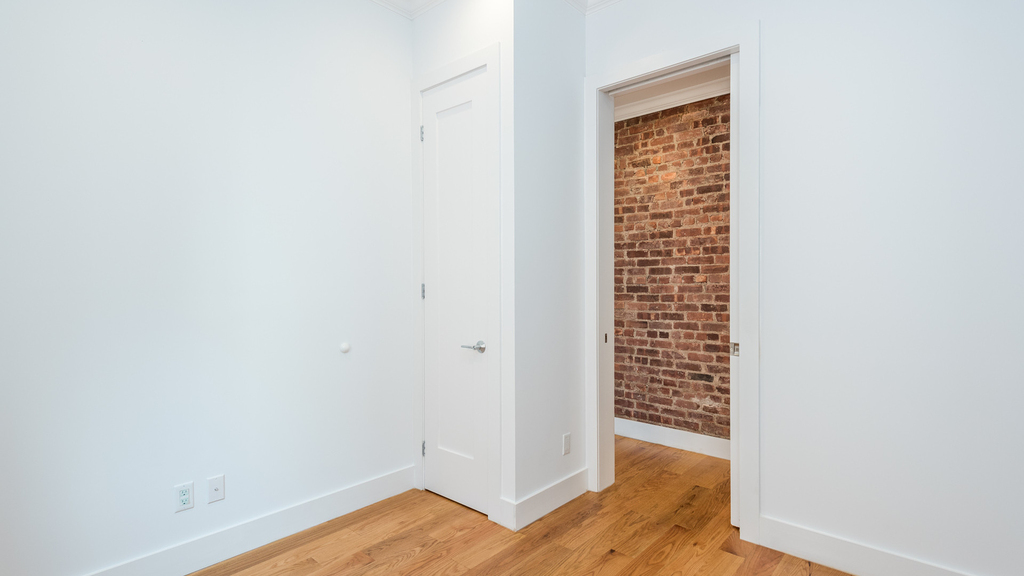 260 Washington Ave - Photo 15