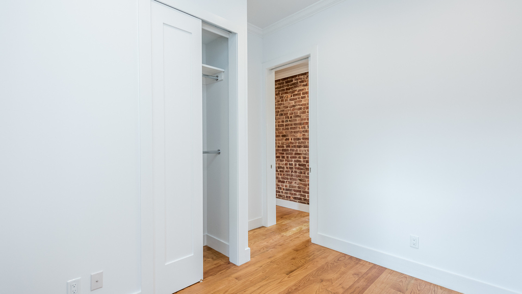 260 Washington Ave - Photo 12