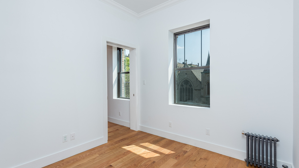 260 Washington Ave - Photo 1
