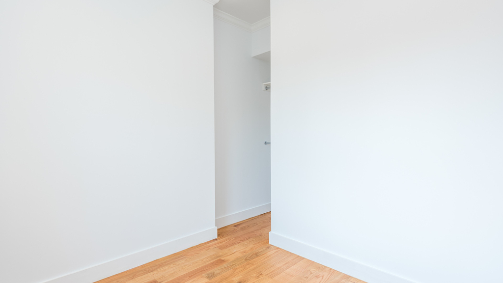 260 Washington Ave - Photo 4