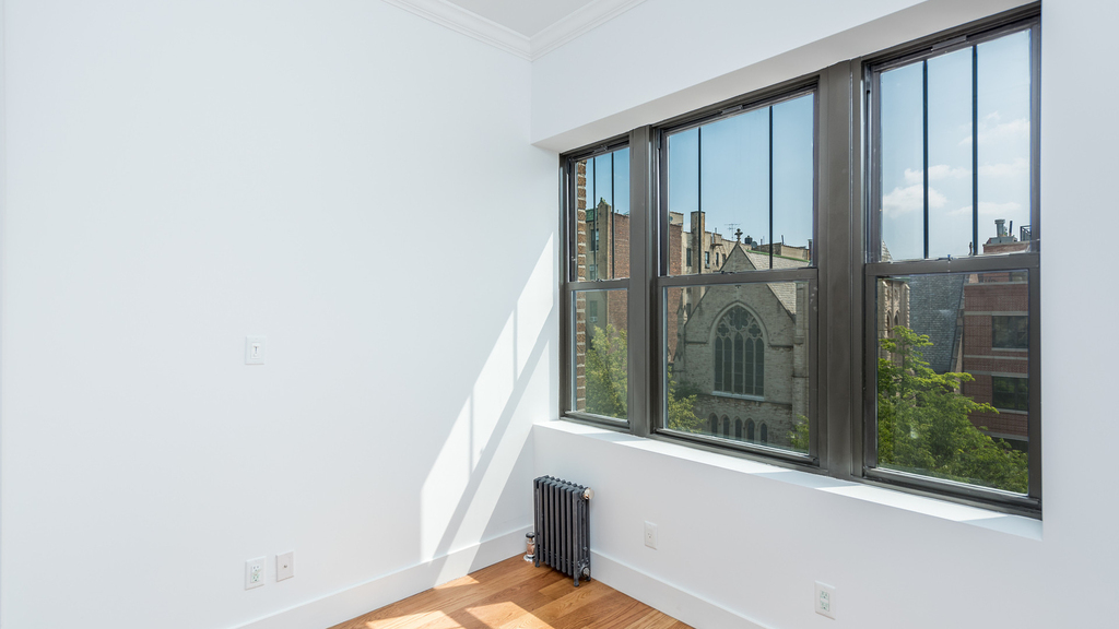 260 Washington Ave - Photo 3