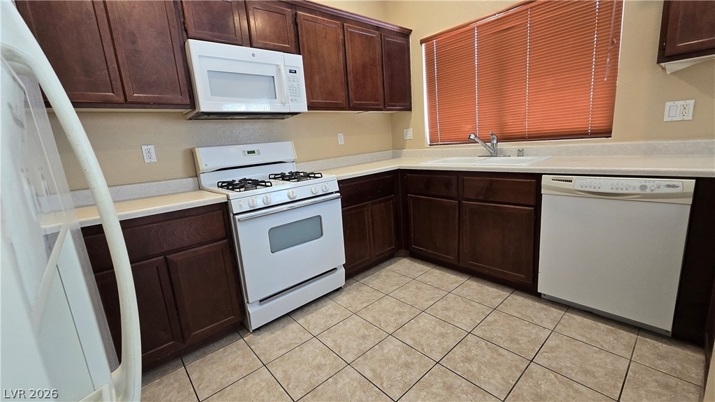 1154 Maple Pines Avenue - Photo 7