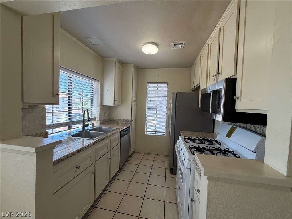 4848 Nara Vista Way - Photo 4