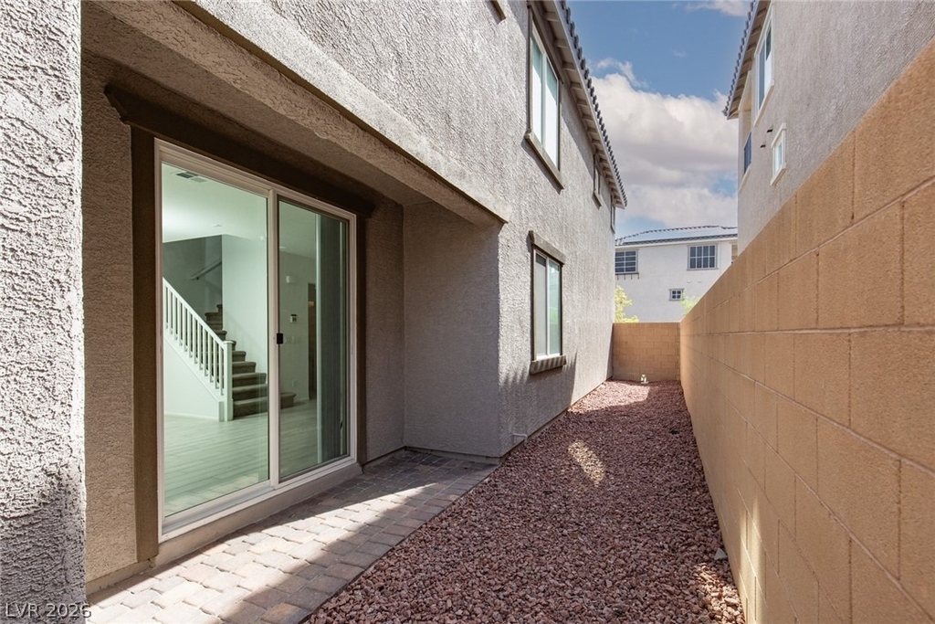 8045 Skye Foxx Street - Photo 5