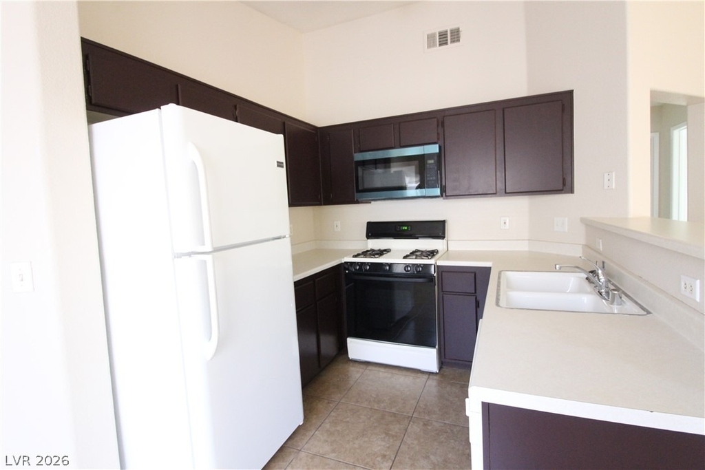 1881 W Alexander - Photo 4
