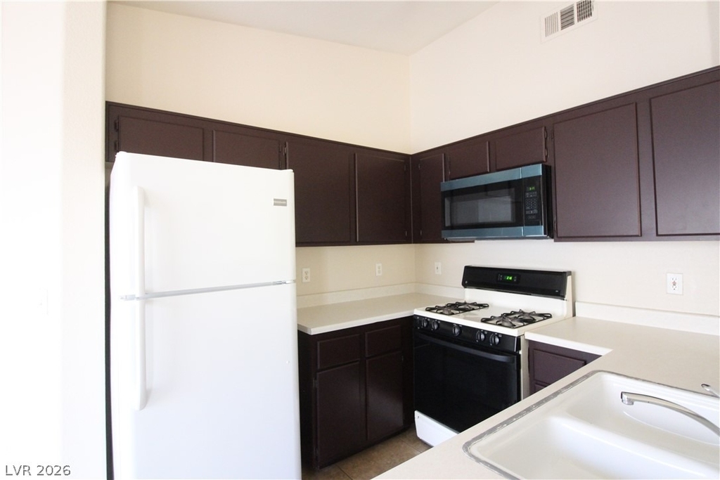 1881 W Alexander - Photo 3