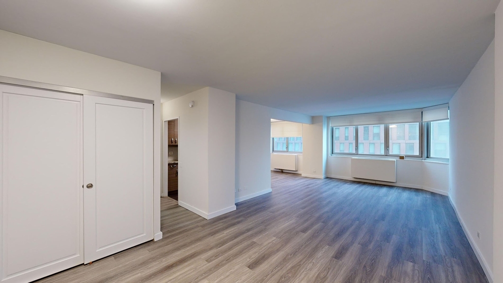 401 E 34th St - Photo 2