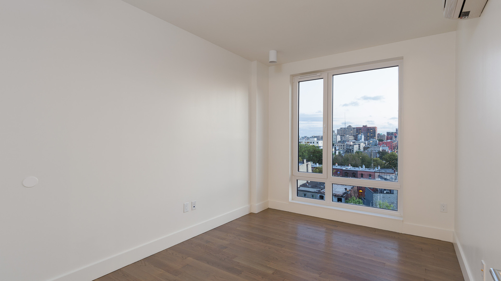 1068 Fulton St - Photo 6