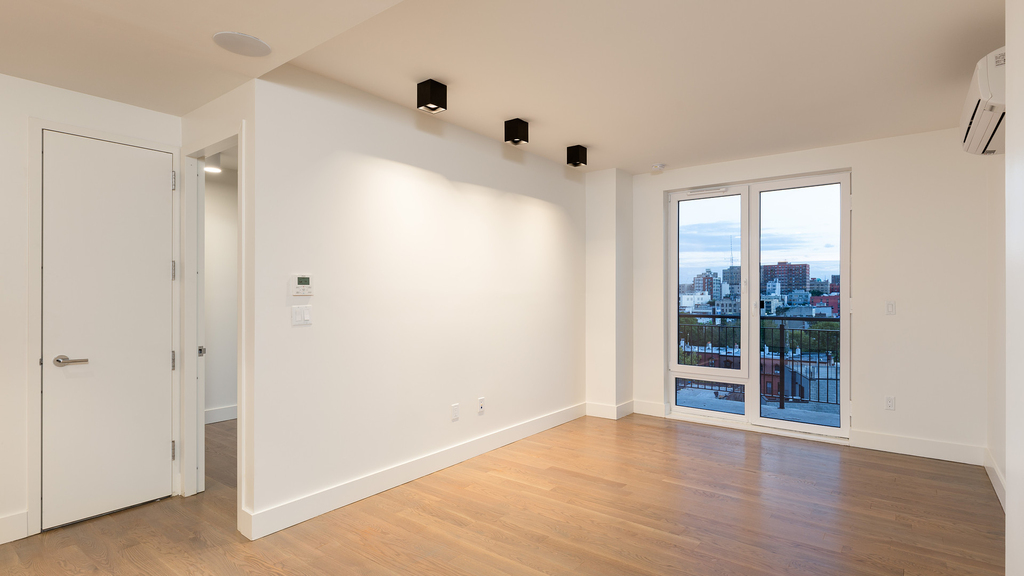 1068 Fulton St - Photo 0
