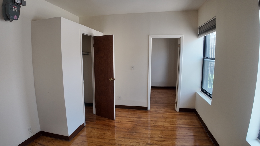 East 14th Street - Photo 3