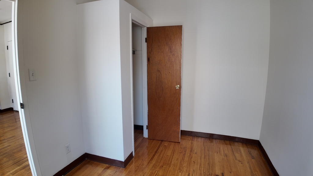 East 14th Street - Photo 5