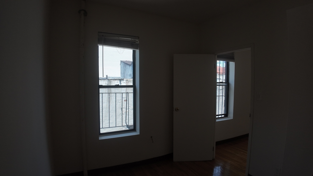 East 14th Street - Photo 4