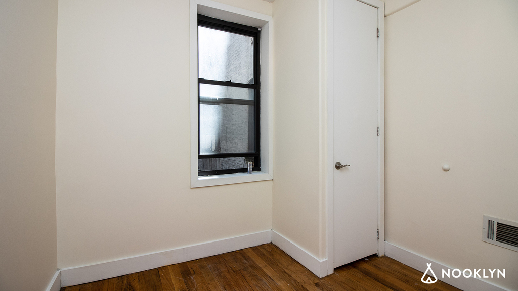 711 St Marks Ave - Photo 2