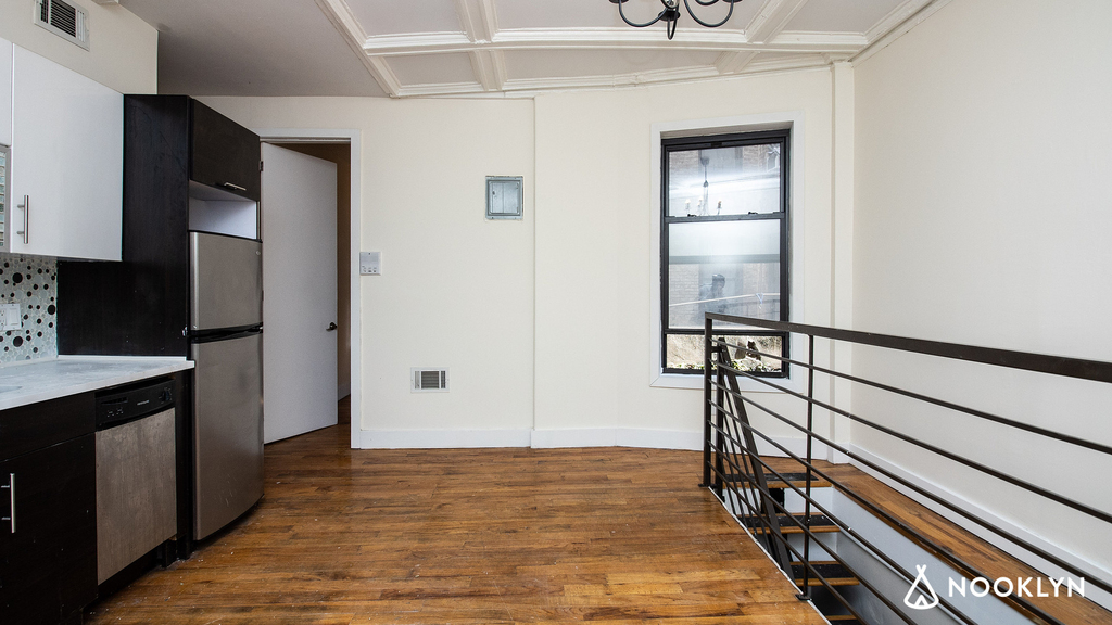 711 St Marks Ave - Photo 10