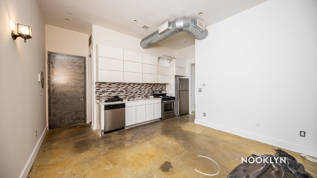 753 Lexington Ave  - Photo 2