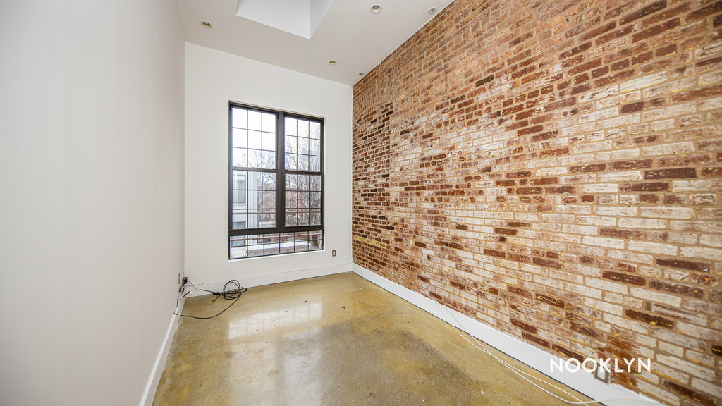 753 Lexington Ave  - Photo 0