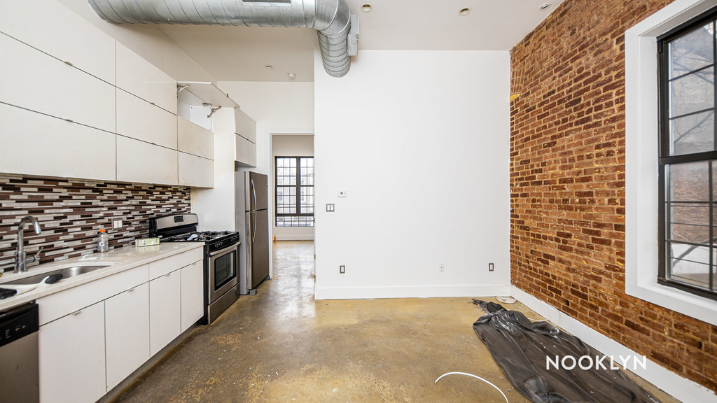 753 Lexington Ave  - Photo 4