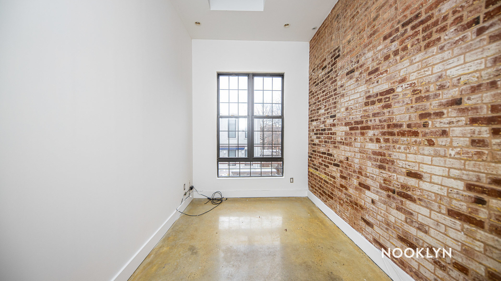 753 Lexington Ave  - Photo 9