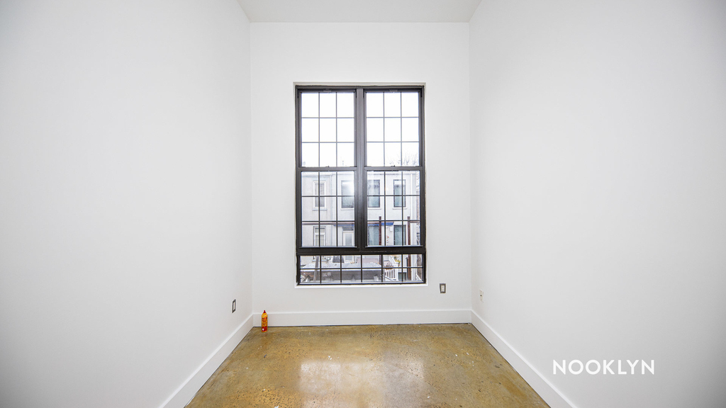 753 Lexington Ave  - Photo 5