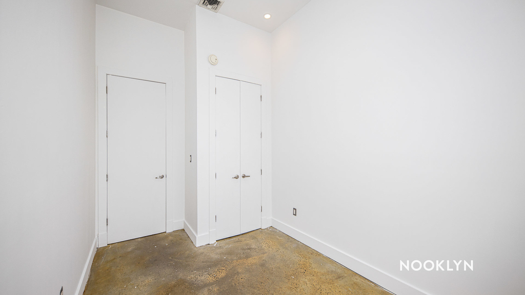 753 Lexington Ave  - Photo 8