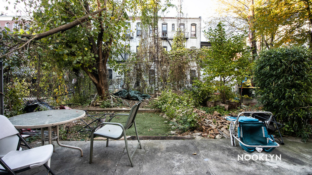 277 Menahan St  - Photo 11