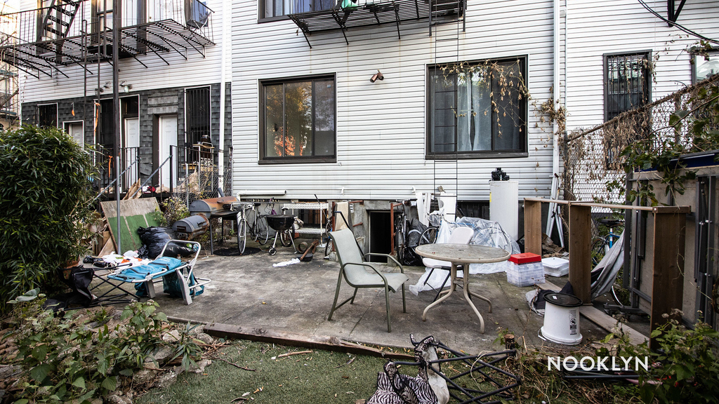 277 Menahan St  - Photo 10