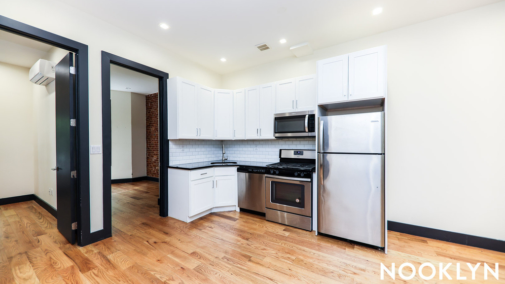 758 Putnam Ave - Photo 18
