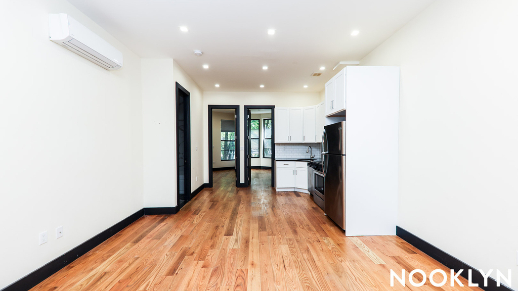 758 Putnam Ave - Photo 4