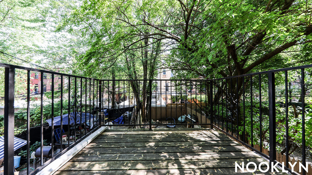 758 Putnam Ave - Photo 10